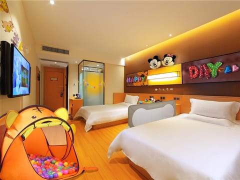 IU Hotel Shenyang Railway Station SK Transfer Center Hotel in Liaoning