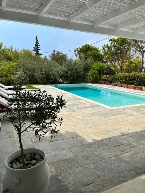 Saronida Boutique Villa Private Pool, Sea views, Lovely Gardens & Roof Terrace Villa in East Attica Regional Unit, Greece