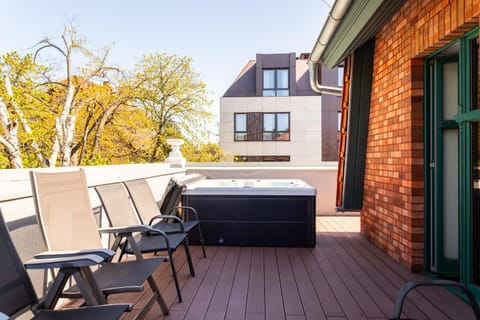 Property building, Day, View (from property/room), Balcony/Terrace