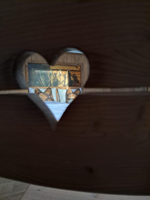 Bed, View (from property/room), Living room, Landmark view, hair dresser