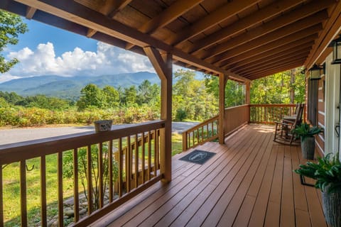Balcony/Terrace, Mountain view