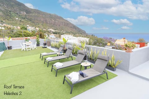 Off site, BBQ facilities, View (from property/room), Balcony/Terrace, Seating area, Dining area, Pets, Mountain view, Sea view, Area and facilities, furniture, heating, internet, oven, pet friendly, sunbed, towels, washing machine