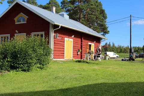 Höglunda Gård B&B Lantgård Natur-Lodge in Sweden