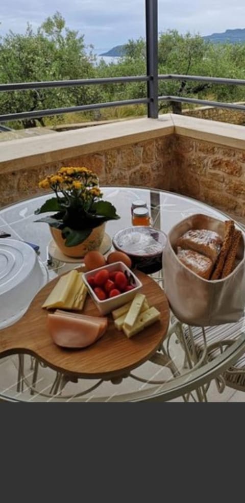 Lithos Guesthouse Kardamili Bed and Breakfast in Messenia