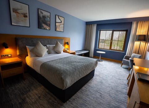 Golfcourse, View (from property/room), View (from property/room), Seating area, Bedroom