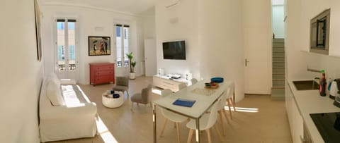 Apartment on Place Massena Appartement in Nice