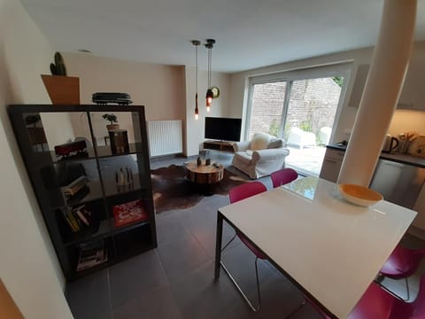 TV and multimedia, Living room, Dining area