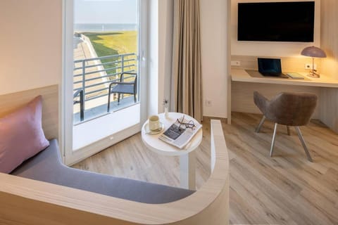 TV and multimedia, View (from property/room), Balcony/Terrace, Photo of the whole room, Seating area, Sea view