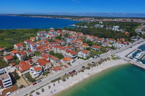 Property building, Bird's eye view, Beach