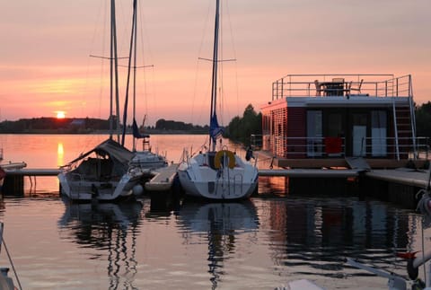 Hausboot FJORDBLIK Docked boat in Sønderborg