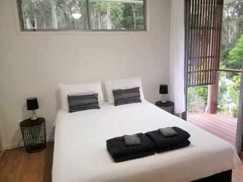 Stay @ LP Montville Nature lodge in Montville