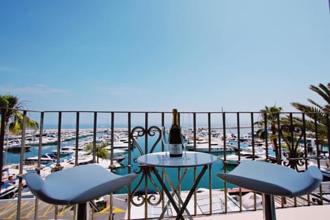 First Line Luxury Penthouse, Puerto Banús, Marbella Eigentumswohnung in Marbella