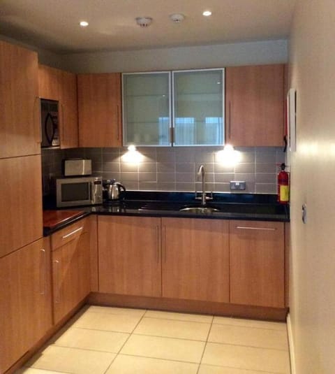 Coffee/tea facilities, Kitchen or kitchenette, dishwasher, oven, stove, toaster