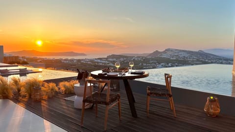 North Santorini - A Luxury Spa Hotel Villa in Pyrgos Kallistis
