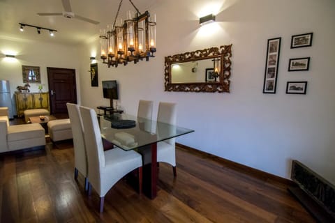 Sea View Fully Furnished 2BR Luxury Apartment Eigentumswohnung in Dehiwala-Mount Lavinia
