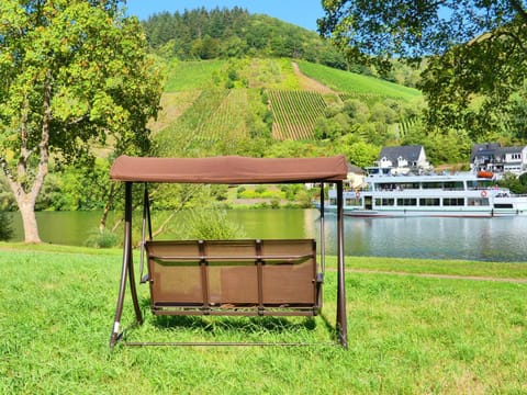 Garden, View (from property/room), River view
