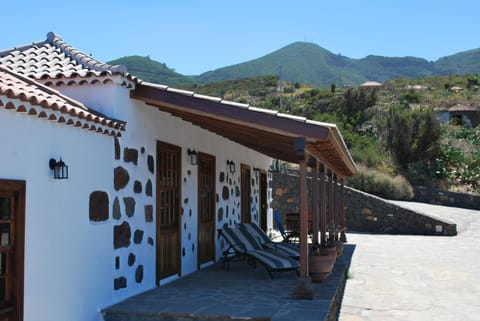 Facade/entrance, Mountain view