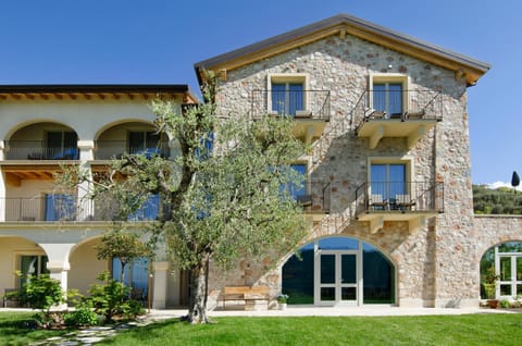 Ca' Barbini Resort Hotel in Garda