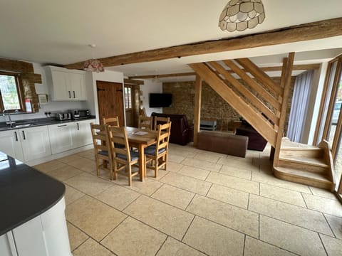 The Warren - Ash Farm Cotswolds House in West Oxfordshire District