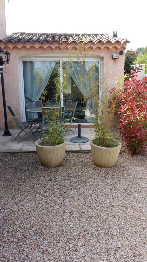 Patio, Dining area, Bedroom