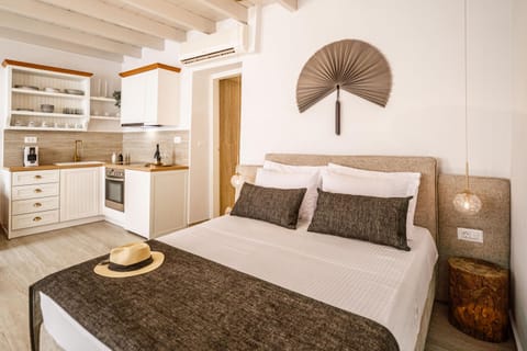 Bed, Kitchen or kitchenette, Photo of the whole room, pet friendly