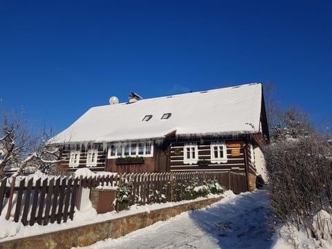 Property building, Winter, Parking