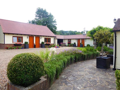 Handywater Cottages Bed and Breakfast in Wycombe District