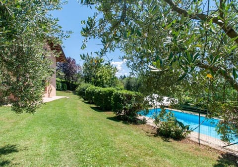 Garden, Swimming pool, Swimming pool