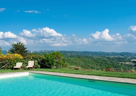Villa La Ginestra con piscina privata Casa in Umbria