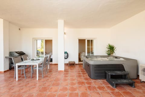 Balcony/Terrace, Dining area