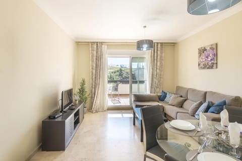 2197-Superb 2bedrooms in residence with pool! Apartamento in San Luis de Sabinillas