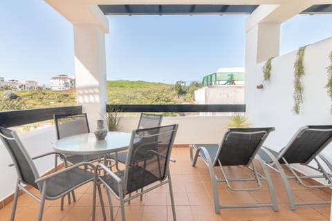 2197-Superb 2bedrooms in residence with pool! Condo in San Luis de Sabinillas