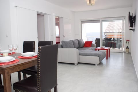 Apartments in Crikvenica 5648 Condo in Crikvenica