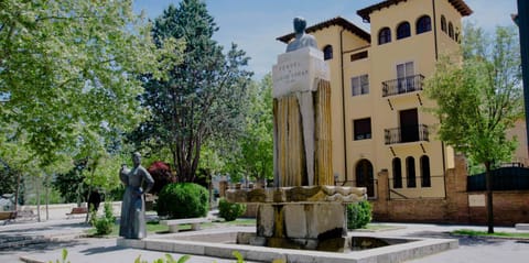 Fuente Torán Apartamentos Condominio in Teruel