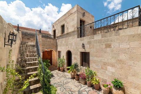 Facade/entrance, Garden, Balcony/Terrace, Seating area