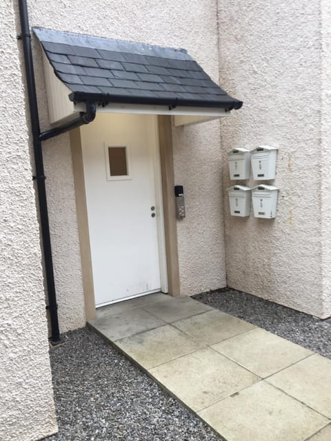 Property building, Facade/entrance, Decorative detail, On site