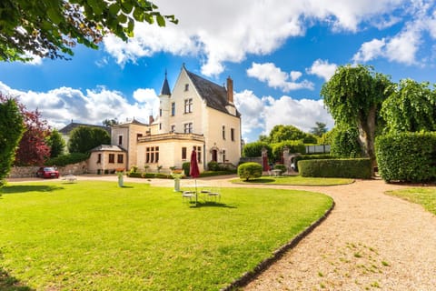 Day, Natural landscape, Garden view, Swimming pool, Parking