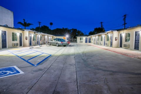 Newport Bay Inn Motel in Costa Mesa