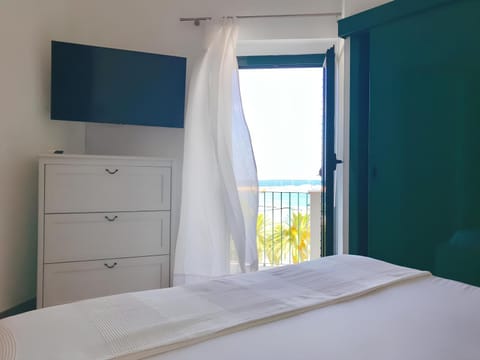 Bed, TV and multimedia, Balcony/Terrace, Bedroom, Sea view