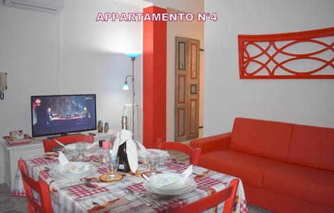 Red & Blu Apartments House in Desenzano del Garda