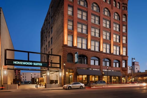 Homewood Suites By Hilton Milwaukee Downtown Hotel in Milwaukee