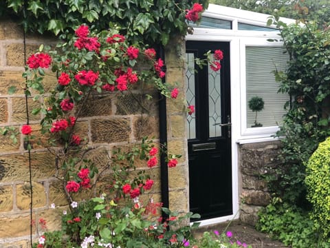 Scalby Grove Cottage House in Scarborough