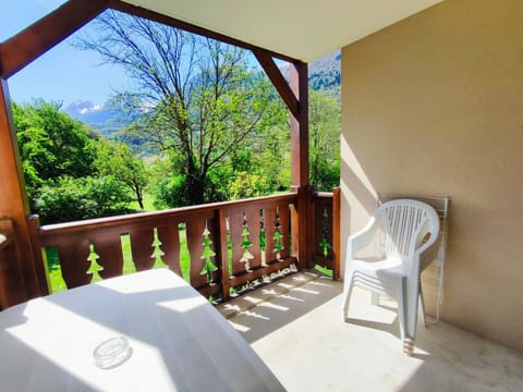 Balcony/Terrace, Mountain view