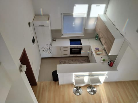 Kitchen or kitchenette, Communal kitchen