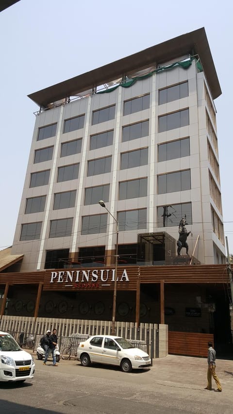 Peninsula Redpine-Airport Hotel in Mumbai