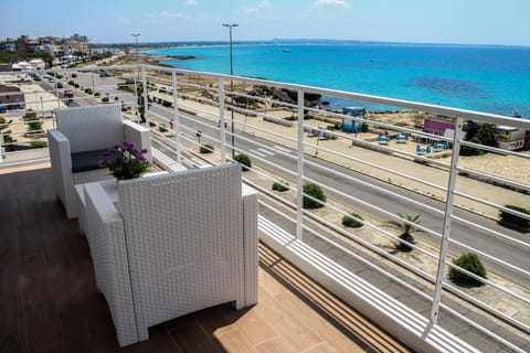 Balcony/Terrace, Sea view, Street view