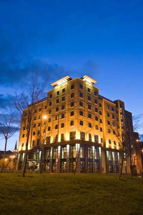 Facade/entrance, Bird's eye view, Decorative detail, Area and facilities