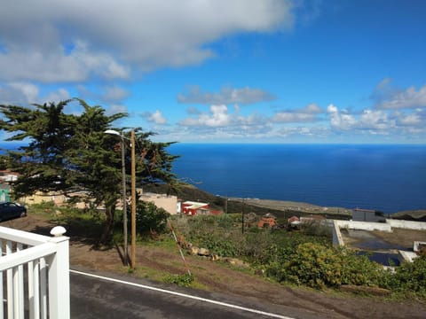 Apartamentos Trebol Condo in El Hierro