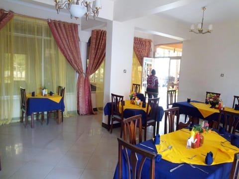 Restaurant/places to eat, Dining area