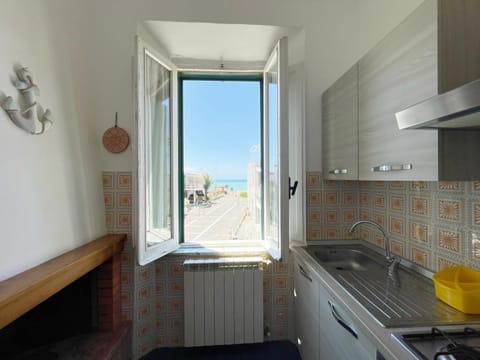 Natural landscape, Kitchen or kitchenette